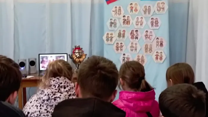 Вместе весело шагать по просторам Родины