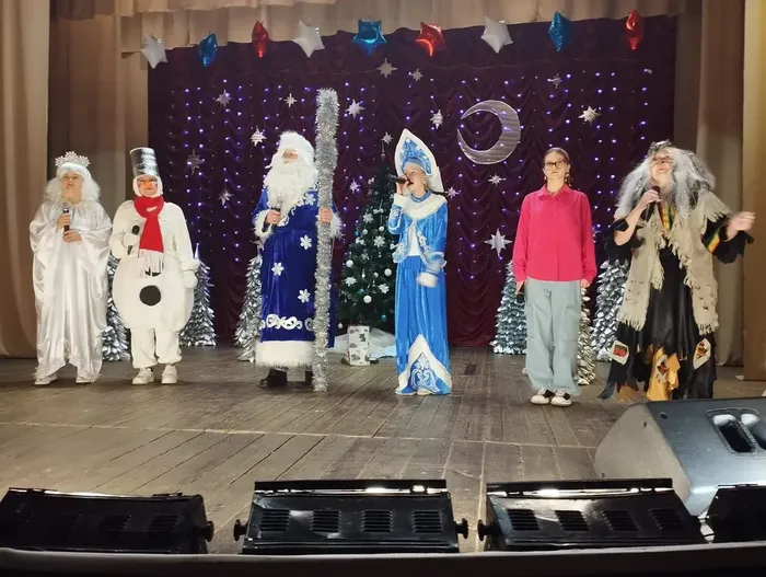 Приключения у новогодней ёлки