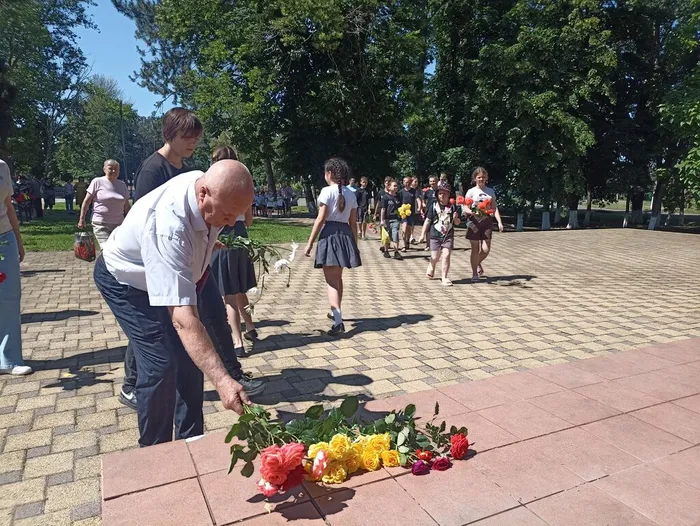 "22 июня, ровно в 4 утра..."