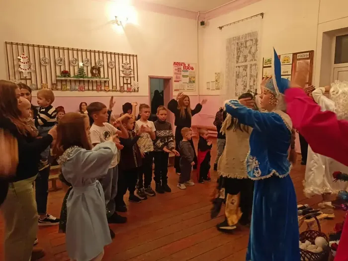 Приключение у новогодней ёлки