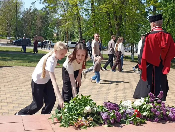 Живёт Победа в поколеньях
