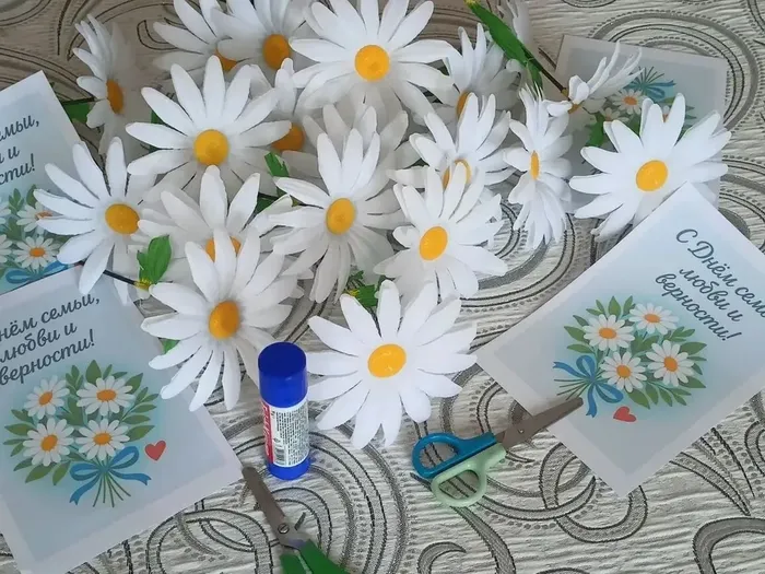 Ромашки — белый лепесток
