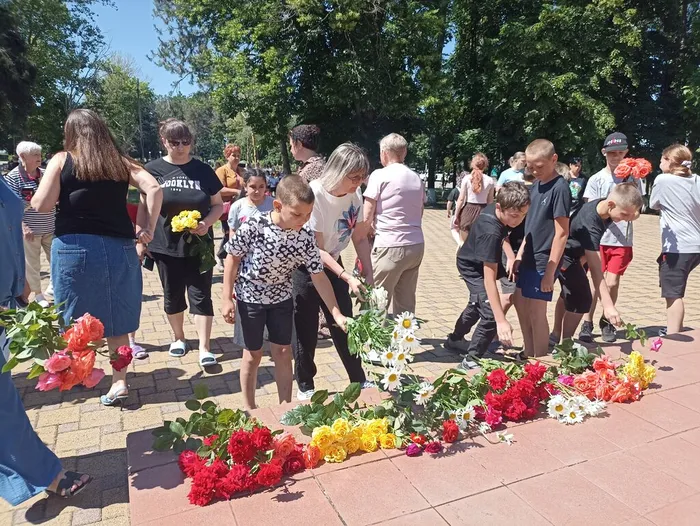 "22 июня, ровно в 4 утра..."