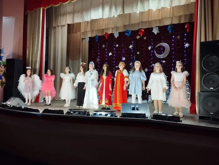 Приключения у новогодней ёлки