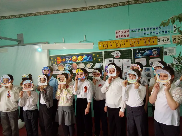 Нам космос покоряется