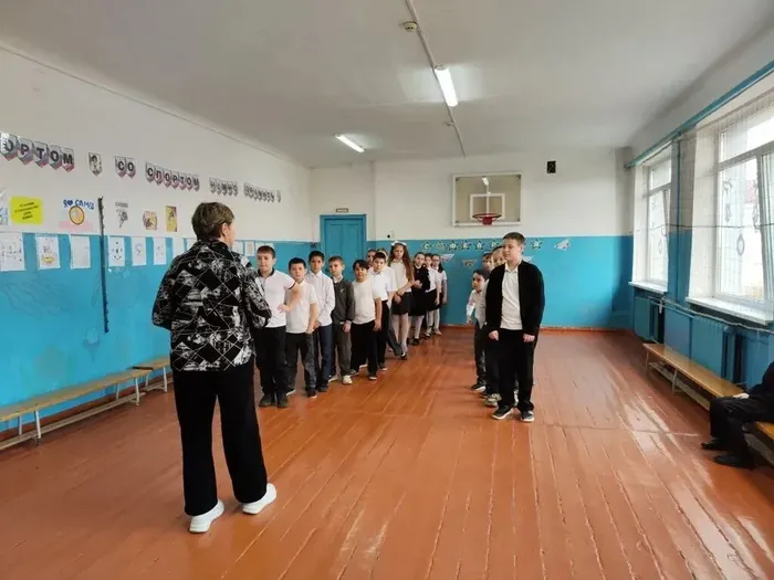 Мальчишки, вперёд!