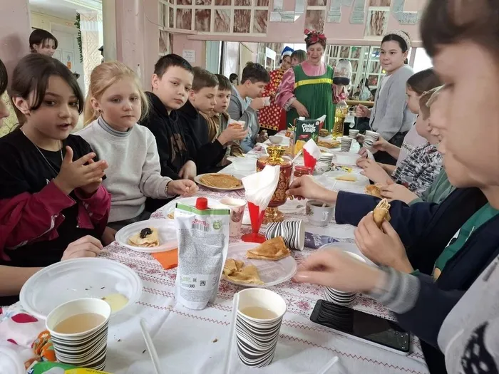 Спеши, народ, Масленица идёт