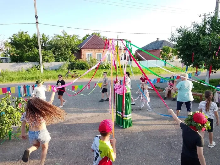 Ах, Троица, Зеленая пора!