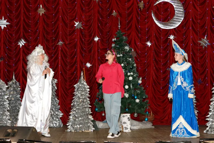 Приключения у новогодней ёлки