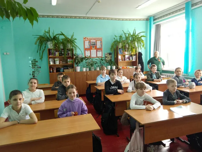 Нам космос покоряется