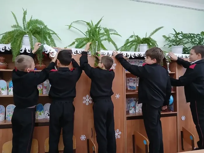Как "Казачата" украсили класс к Новому году