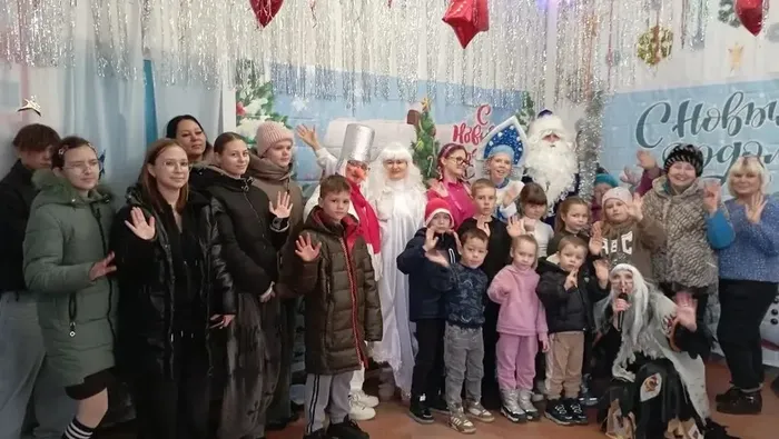 Приключение у новогодней ёлки