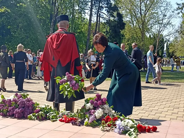 Живёт Победа в поколеньях