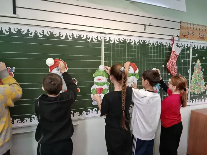 Как "Казачата" украсили класс к Новому году