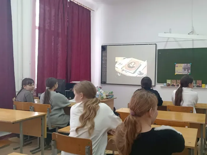 Он наш поэт! Он наша слава!