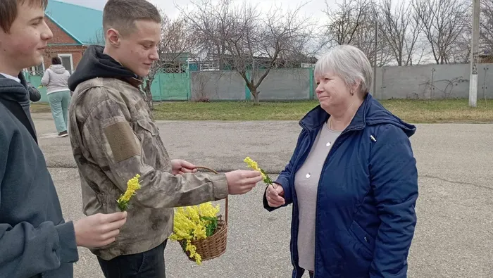 Дарите женщинам цветы
