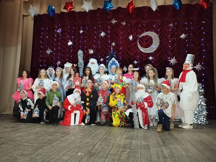 Приключения у новогодней ёлки