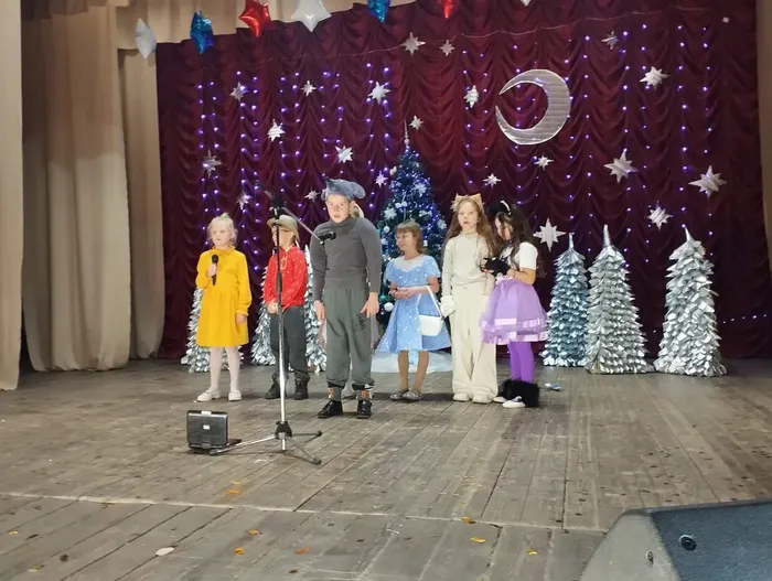 Приключения у новогодней ёлки