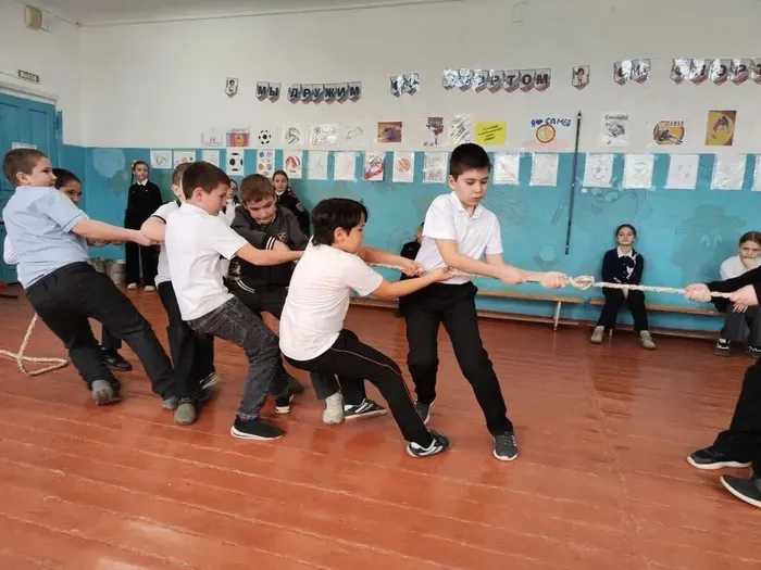 Мальчишки, вперёд!