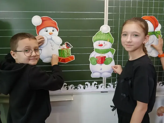 Как "Казачата" украсили класс к Новому году