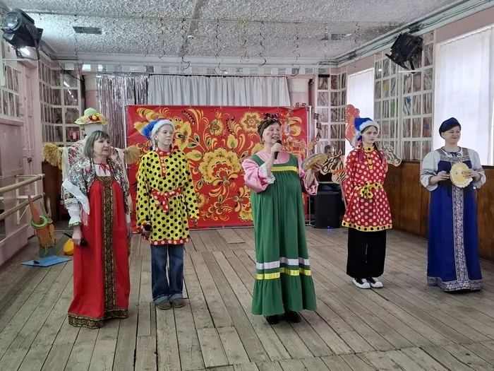 Спеши, народ, Масленица идёт