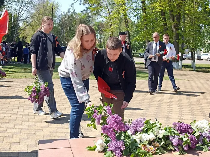 Живёт Победа в поколеньях