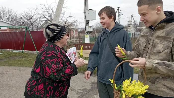 Дарите женщинам цветы