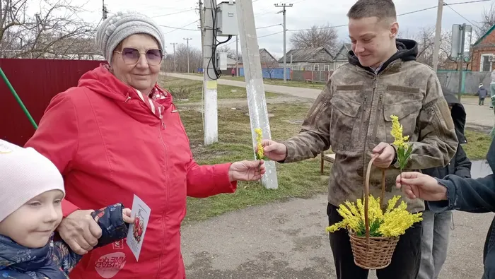 Дарите женщинам цветы