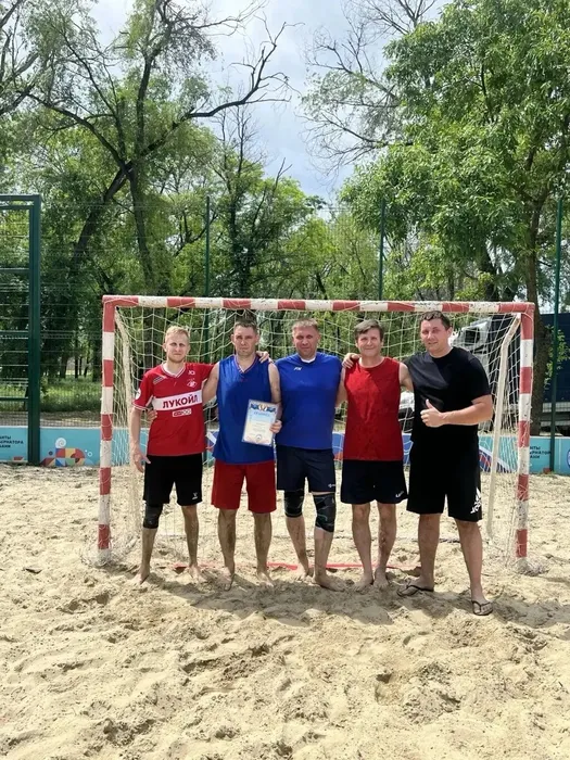 Победа! По пляжному гандболу.