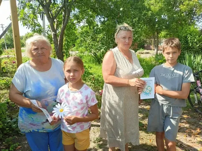 Ромашки — белый лепесток